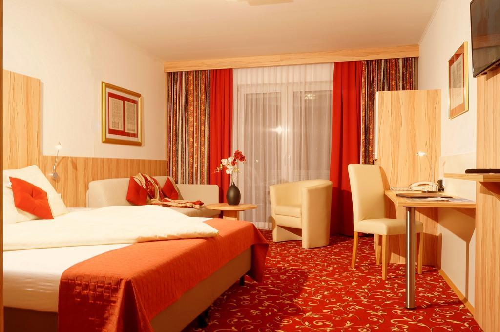 Hotel Sonnenhuegel 4*